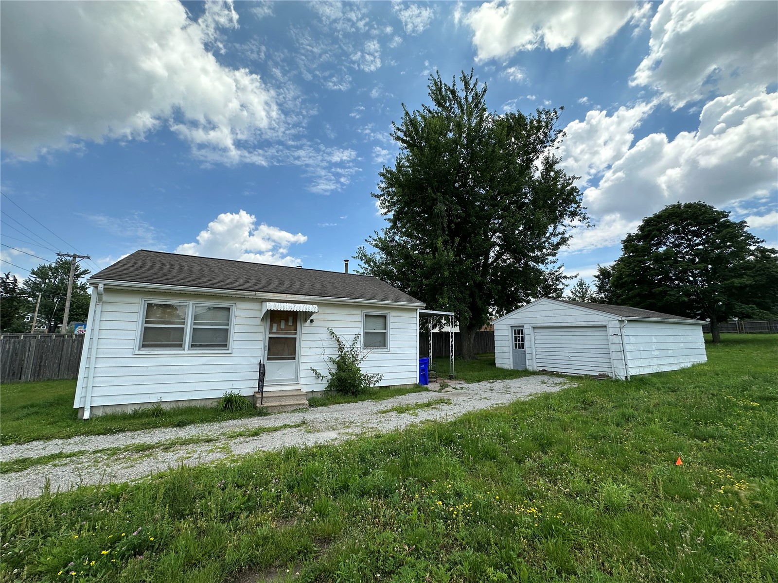 1635 & 1639 Center Street NE Cedar Rapids IA 52402
