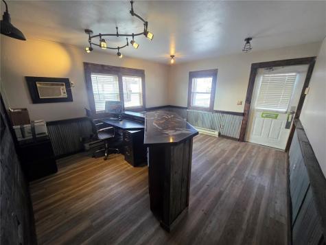 748/804 Center Point Road NE Cedar Rapids IA 52402