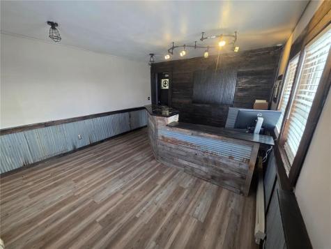 748/804 Center Point Road NE Cedar Rapids IA 52402
