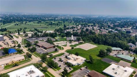 3950 River Ridge Drive NE Cedar Rapids IA 52402