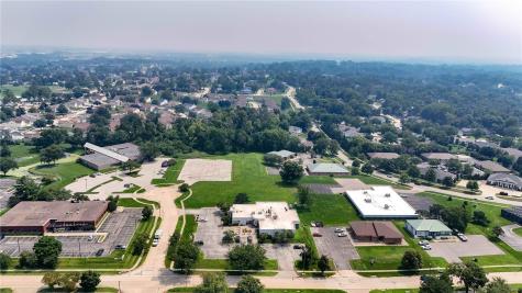 3950 River Ridge Drive NE Cedar Rapids IA 52402