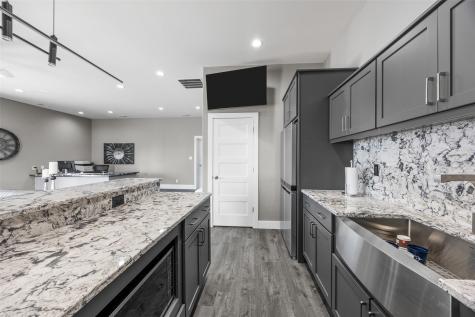 530 Aircom Drive Marion IA 52302
