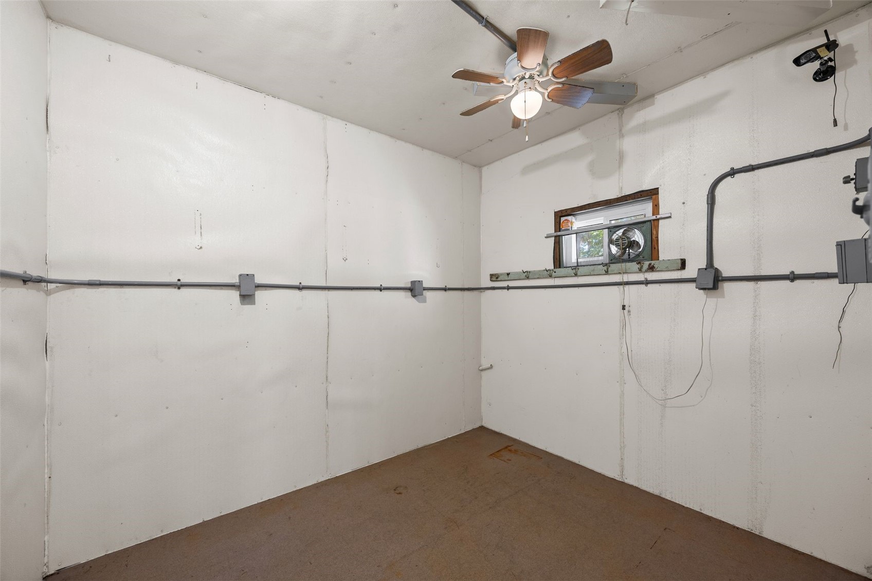 1054 W Madison Street Washington IA 52353