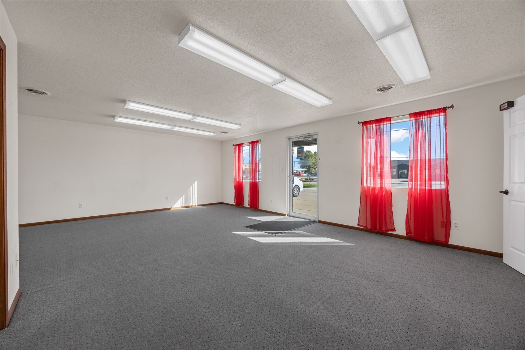 1054 W Madison Street Washington IA 52353