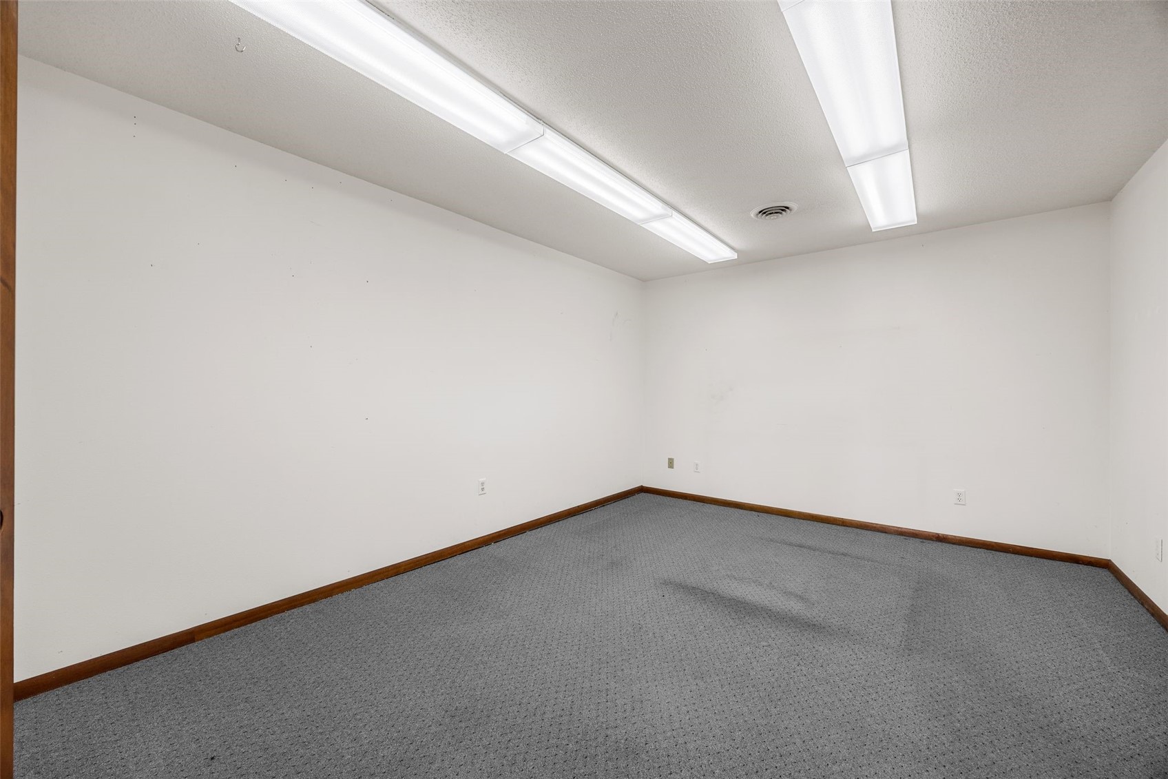 1054 W Madison Street Washington IA 52353