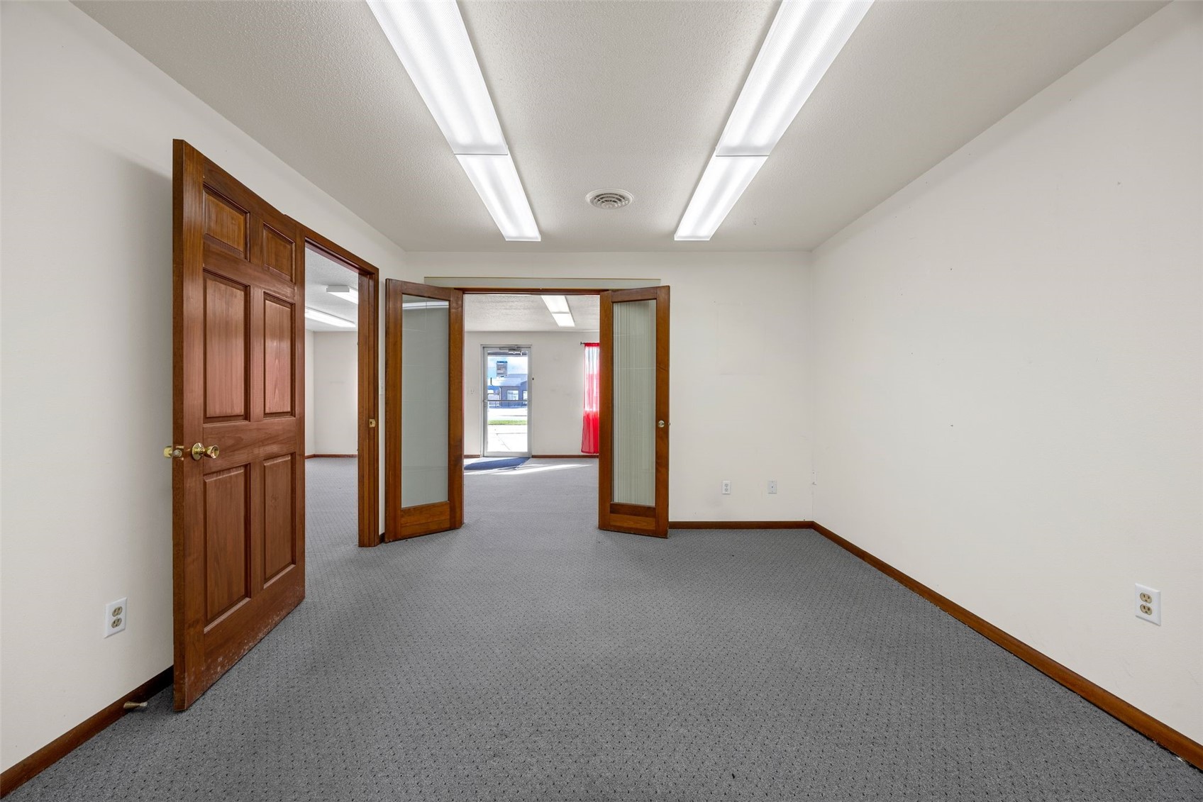 1054 W Madison Street Washington IA 52353
