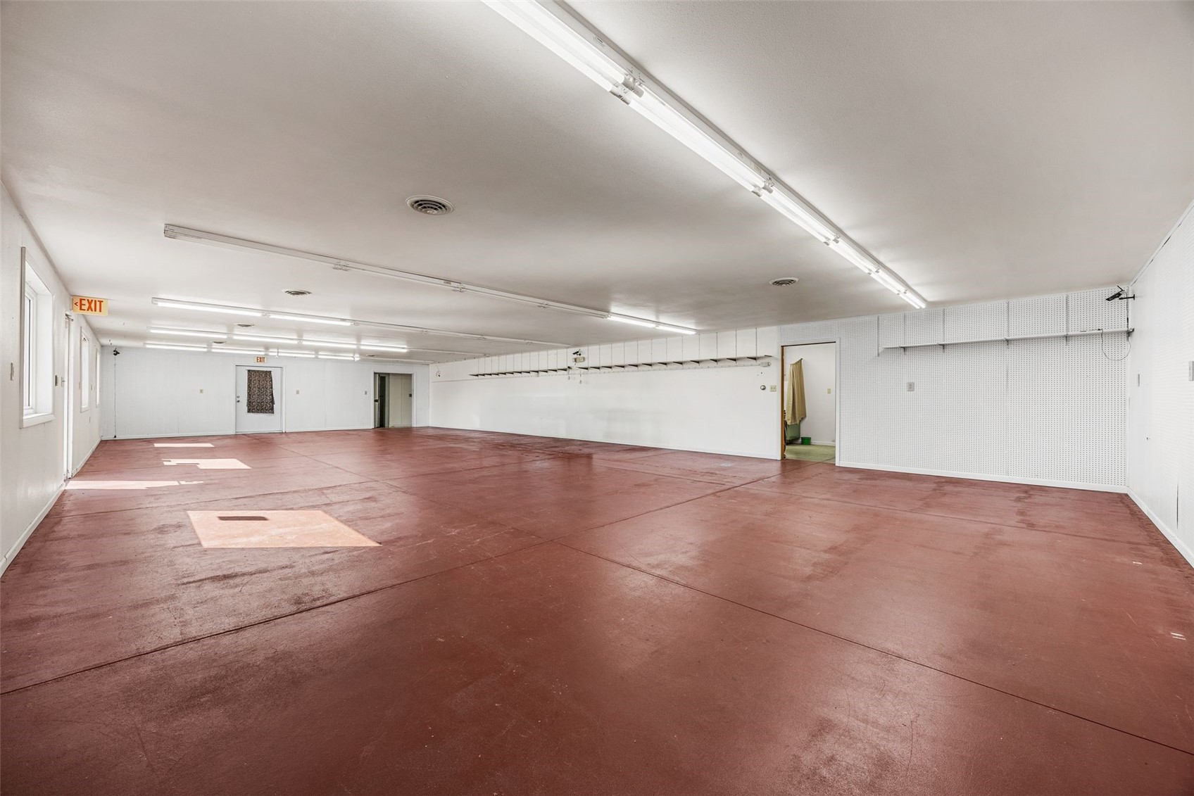1054 W Madison Street Washington IA 52353