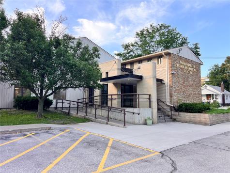 2100 1st Avenue NE Cedar Rapids IA 52402