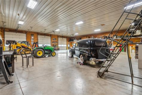 6205 11th Street SW Cedar Rapids IA 52404
