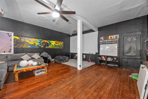 13 S Linn Street Iowa City IA 52240