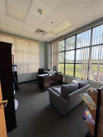 5005 Bowling Street SW Cedar Rapids IA 52404