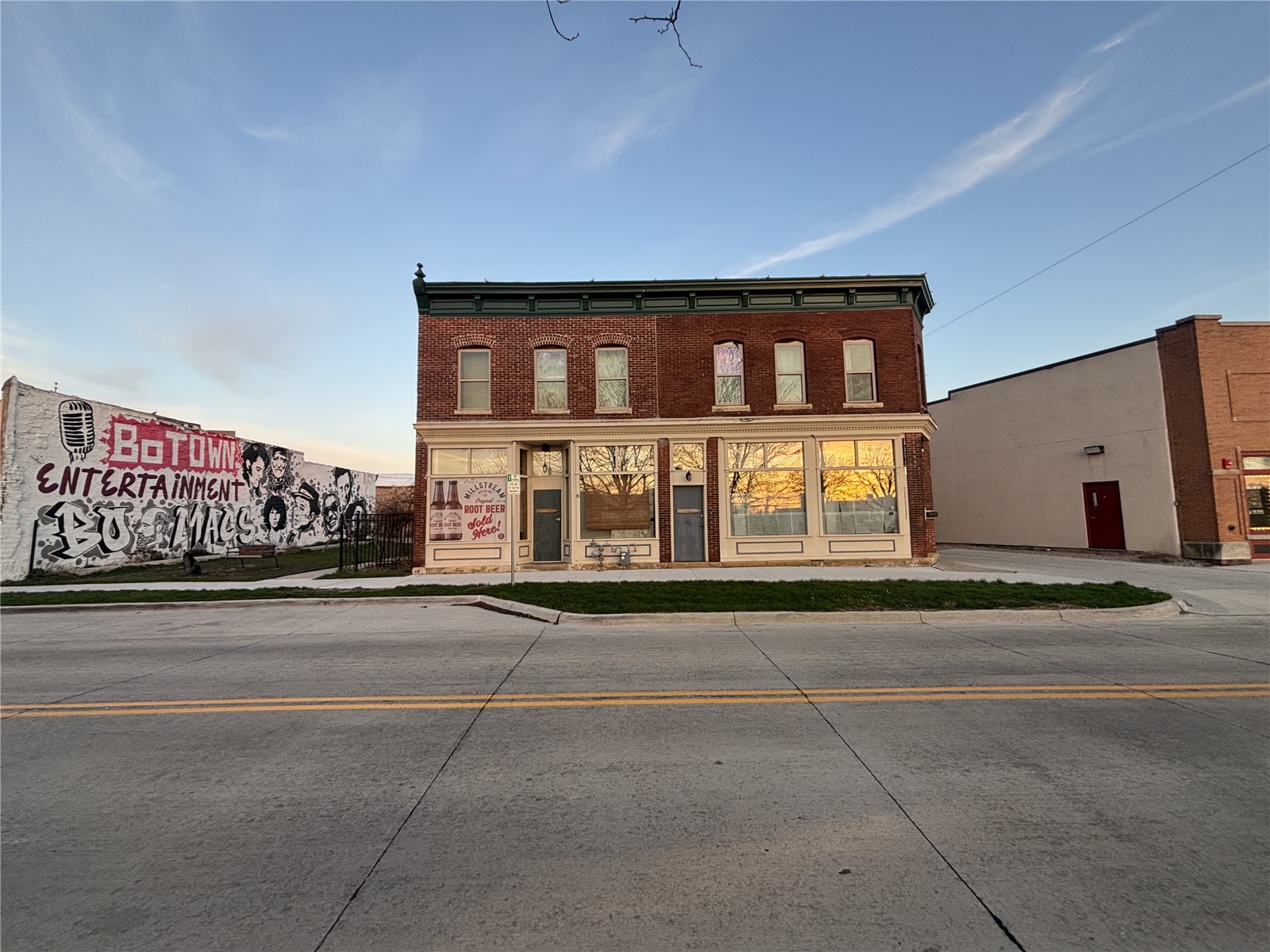 219 16th Avenue SE Cedar Rapids IA 52401