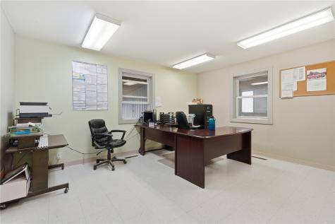 1004 Grant Street Manchester IA 52057