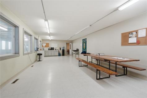 1004 Grant Street Manchester IA 52057