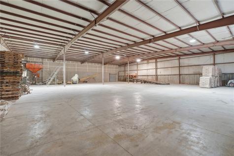 1004 Grant Street Manchester IA 52057