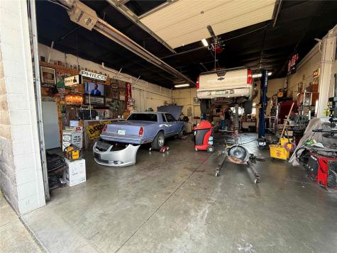 255 Classic Car Court SW Cedar Rapids IA 52404