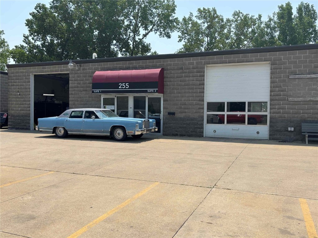 255 Classic Car Court SW Cedar Rapids IA 52404