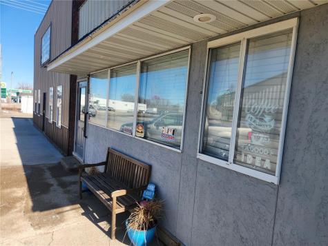 318 Locust Street NE Blairstown IA 52209