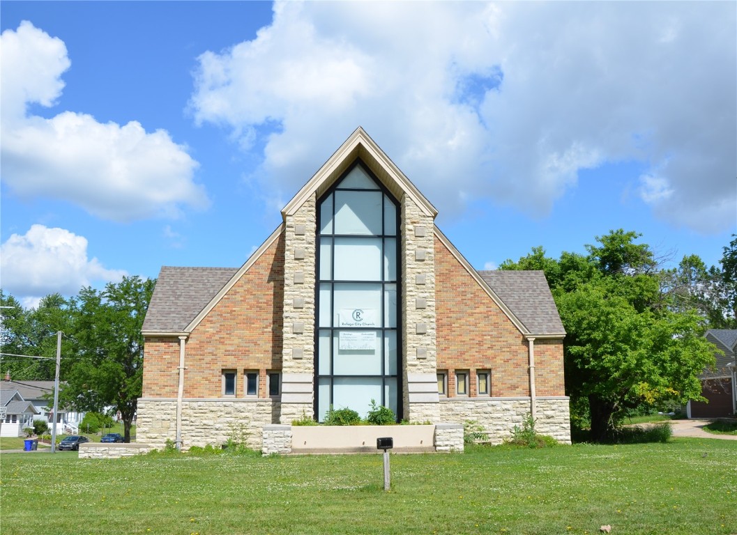 2100 1st Avenue NE Cedar Rapids IA 52402