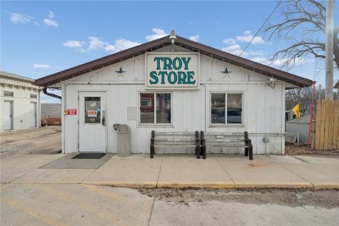 5913 Troy Mills Road Coggon IA 52218