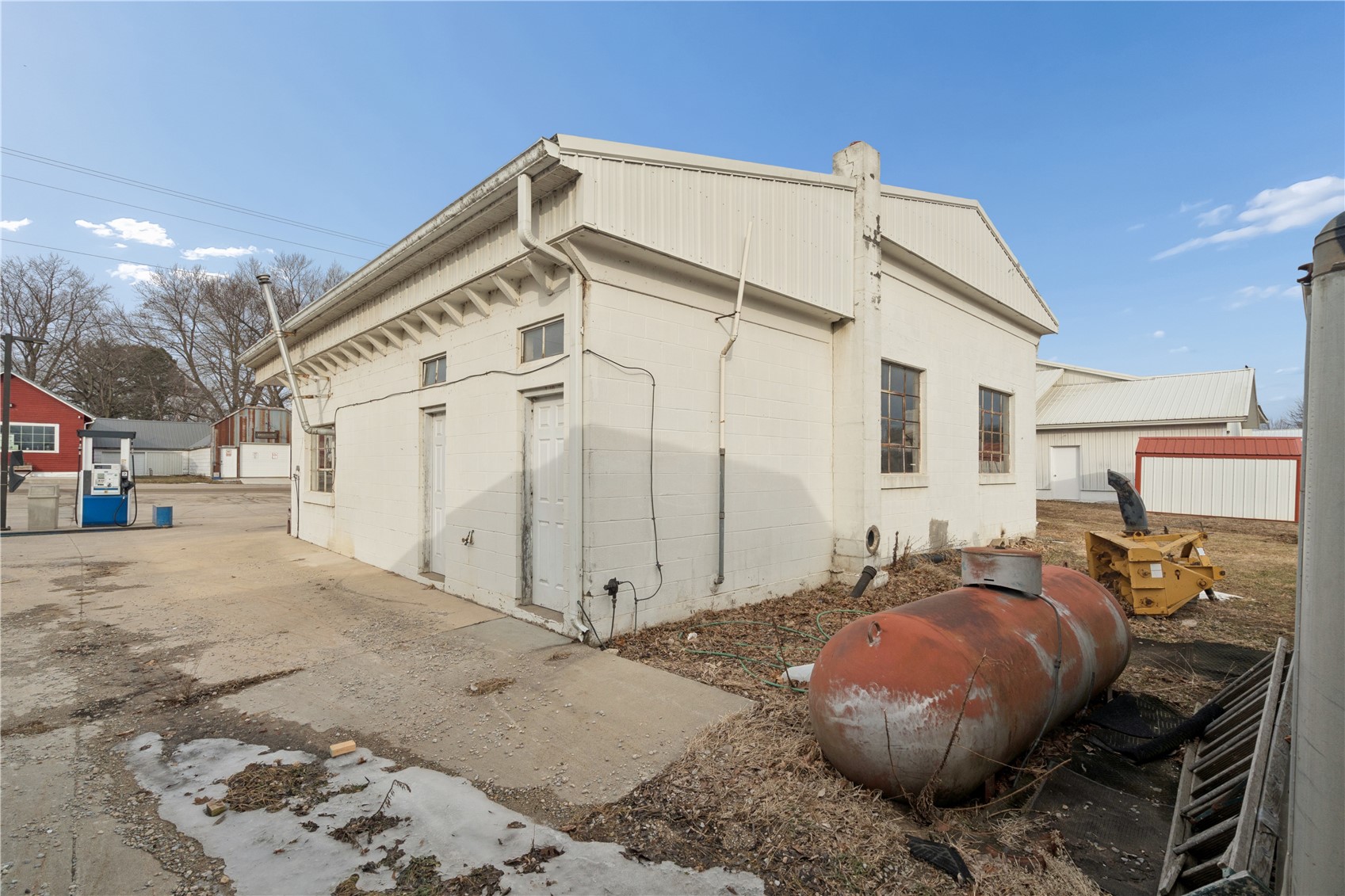 5913 Troy Mills Road Coggon IA 52218