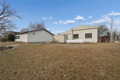 5913 Troy Mills Road Coggon IA 52218