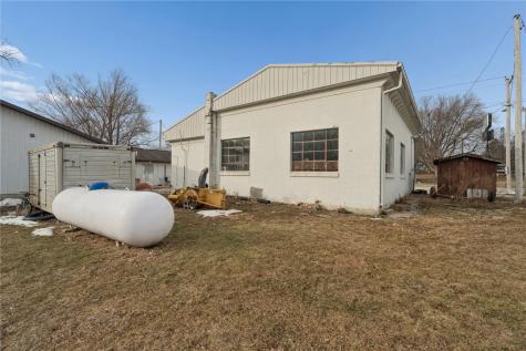 5913 Troy Mills Road Coggon IA 52218