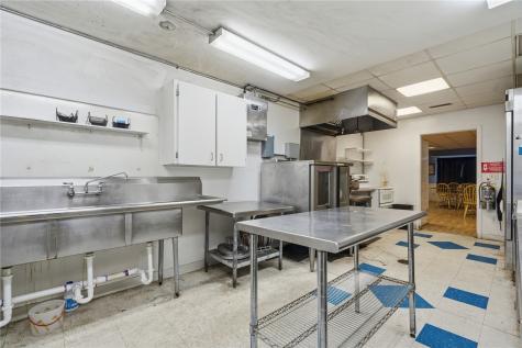 5913 Troy Mills Road Coggon IA 52218