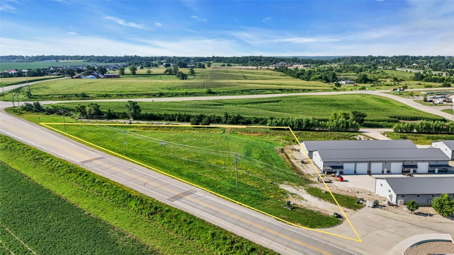 3230 N Center Point Road Robins IA 52328