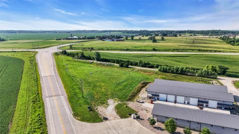 3230 N Center Point Road Robins IA 52328