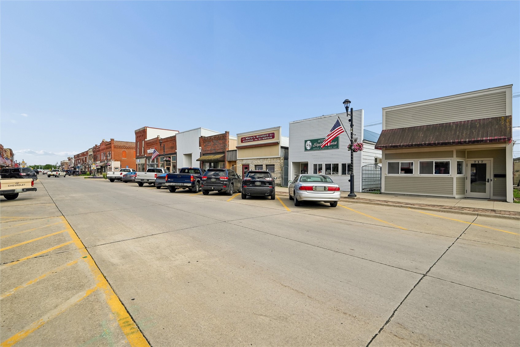 717 12th Street Belle Plaine IA 52208