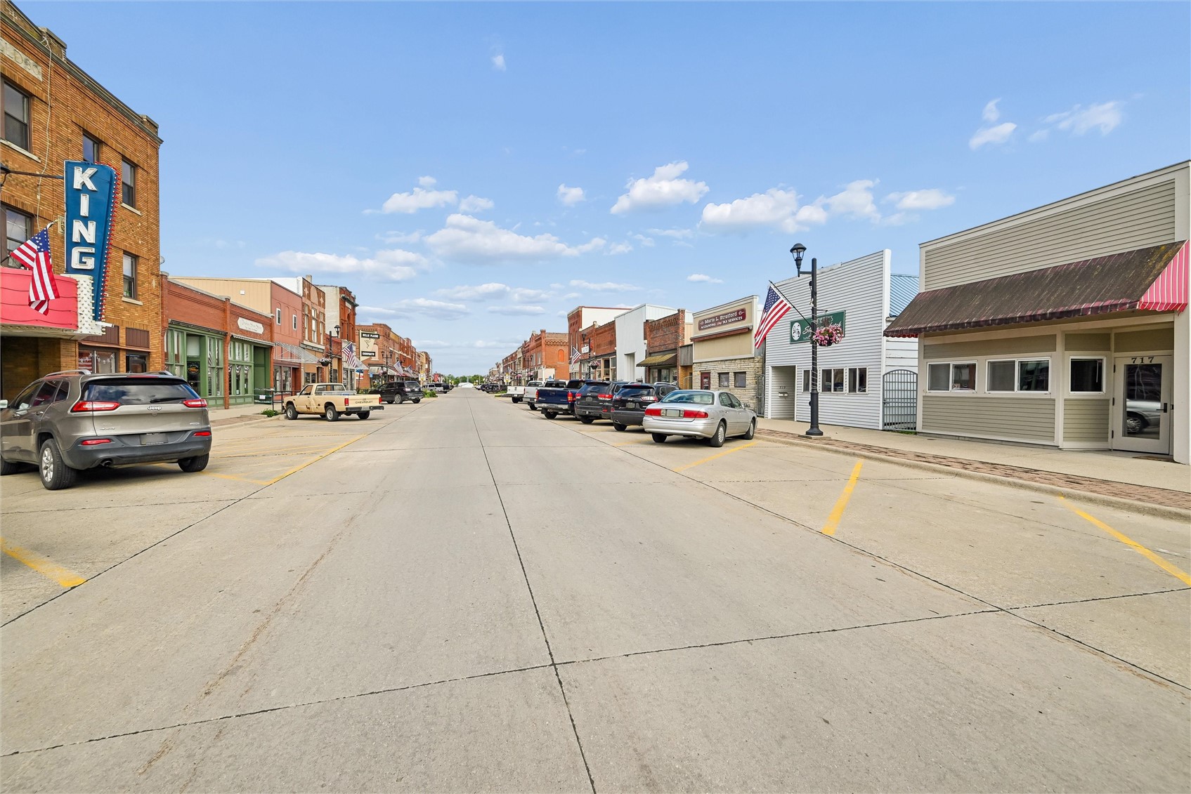 717 12th Street Belle Plaine IA 52208