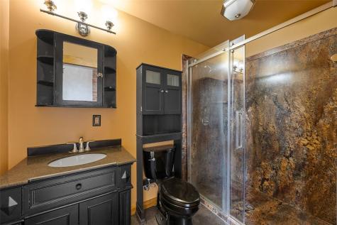 106 E Main Street Anamosa IA 52205