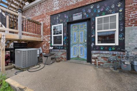 106 E Main Street Anamosa IA 52205