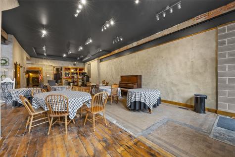 106 E Main Street Anamosa IA 52205