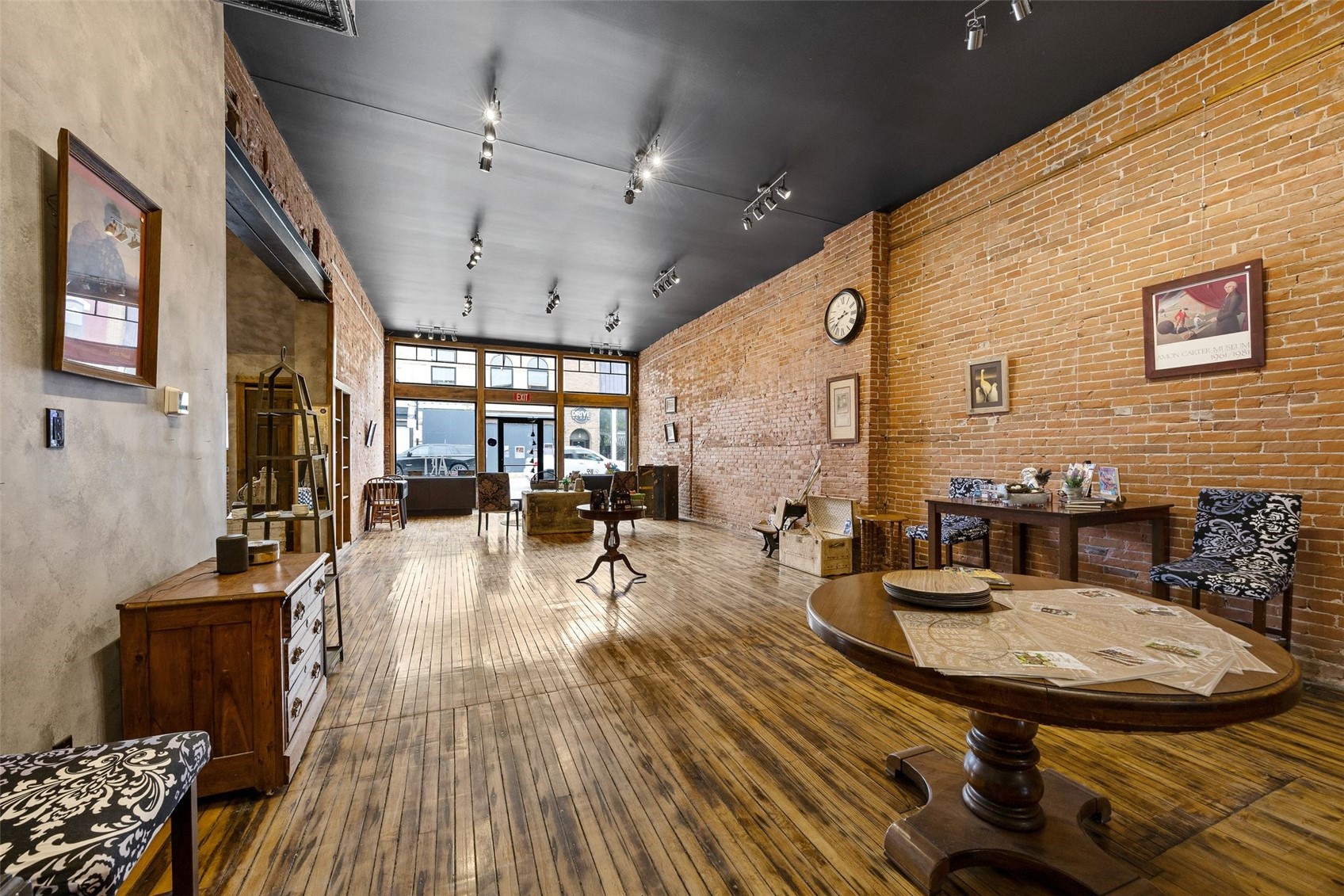 106 E Main Street Anamosa IA 52205