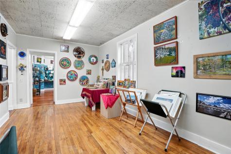 4506 220th Trail Amana IA 52203