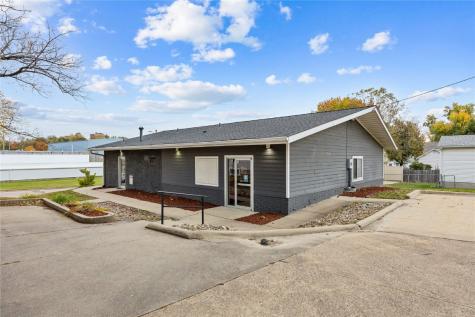 1847 E Avenue NE Cedar Rapids IA 52402