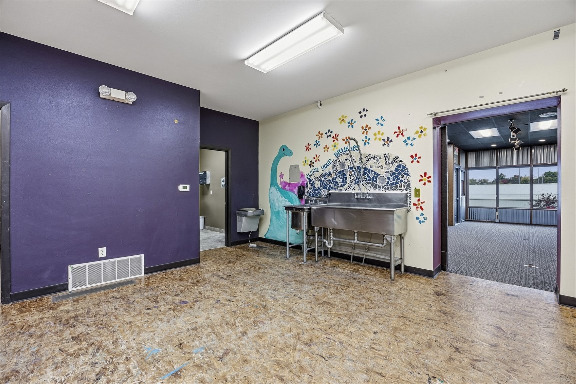 1847 E Avenue NE Cedar Rapids IA 52402