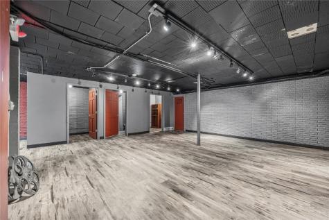 1847 E Avenue NE Cedar Rapids IA 52402