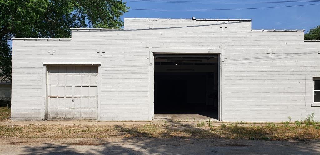 50 5th Street S Central City IA 52214
