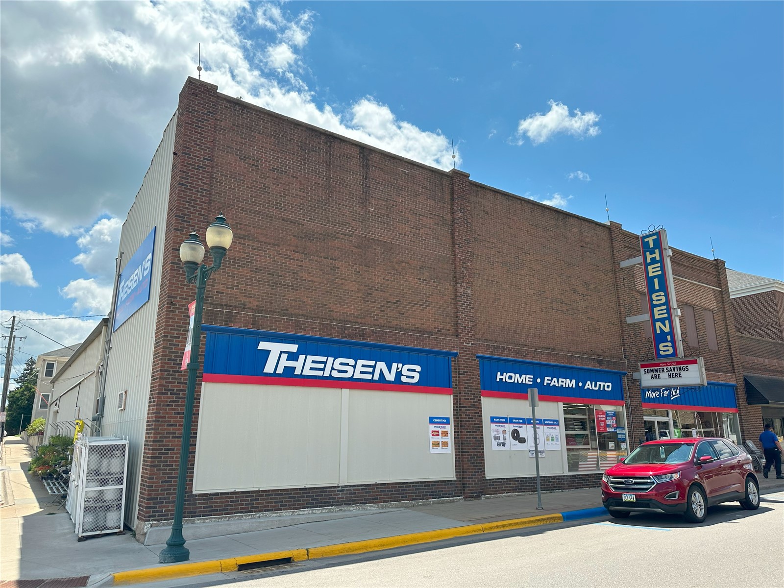 232 E 1st Street Monticello IA 52310
