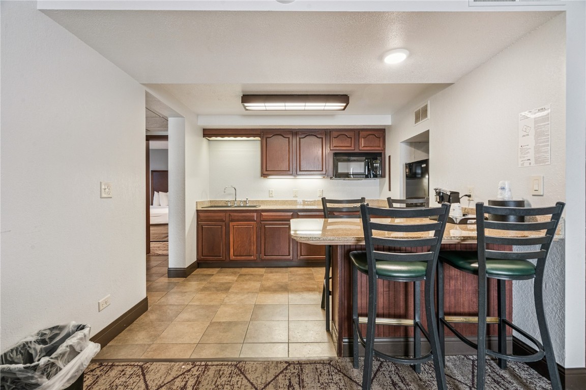 90 Twixt Town Road NE Cedar Rapids IA 52402