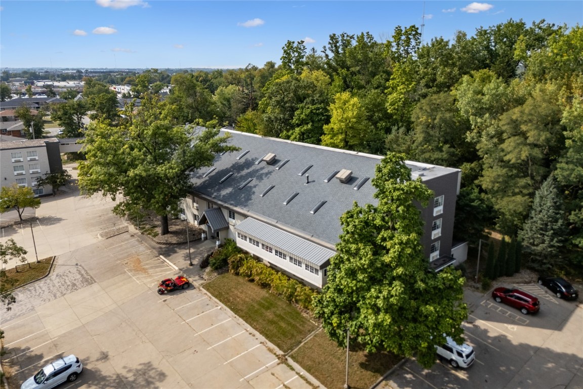 90 Twixt Town Road NE Cedar Rapids IA 52402
