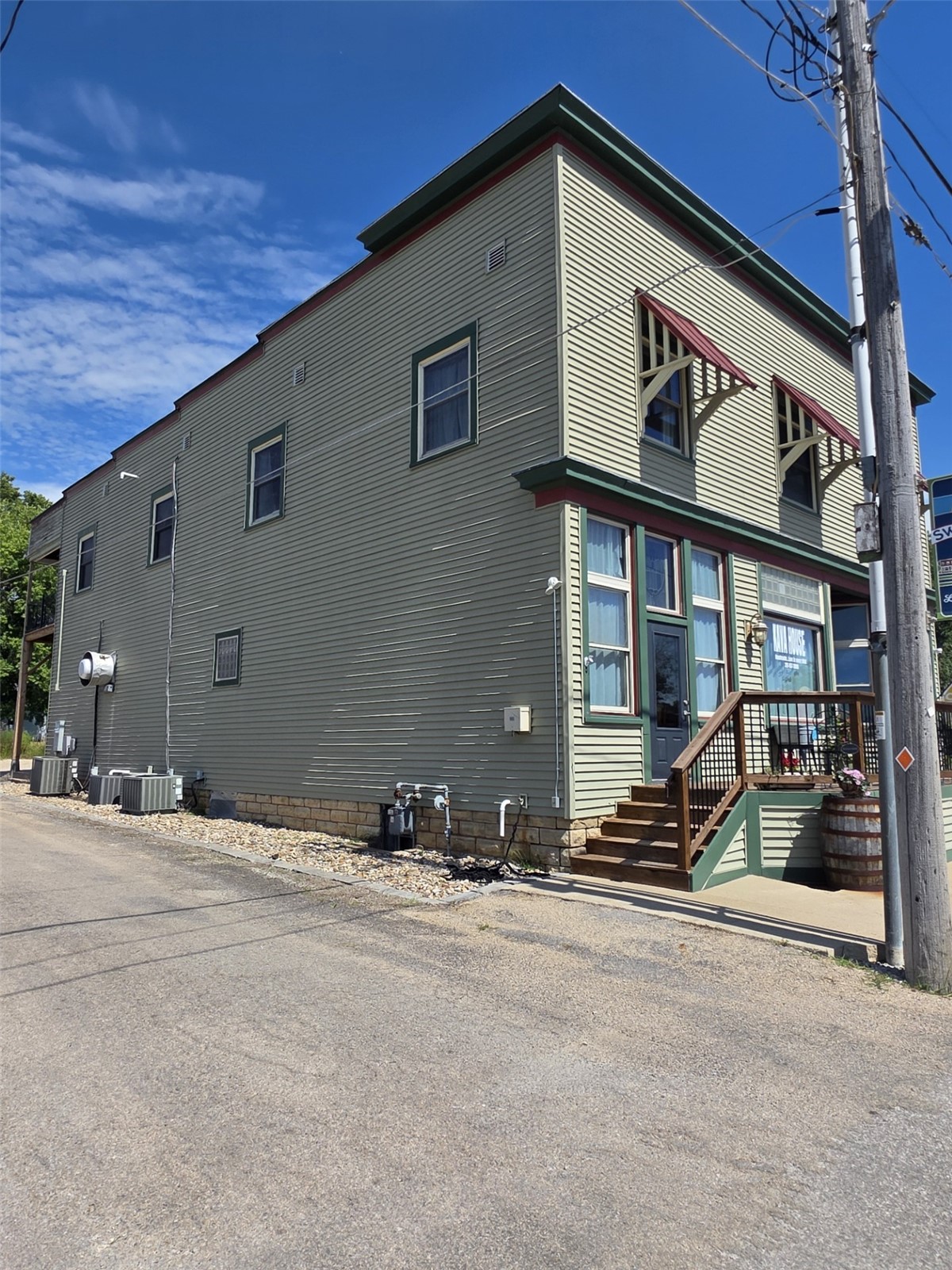 122 2nd Street SE Swisher IA 52338