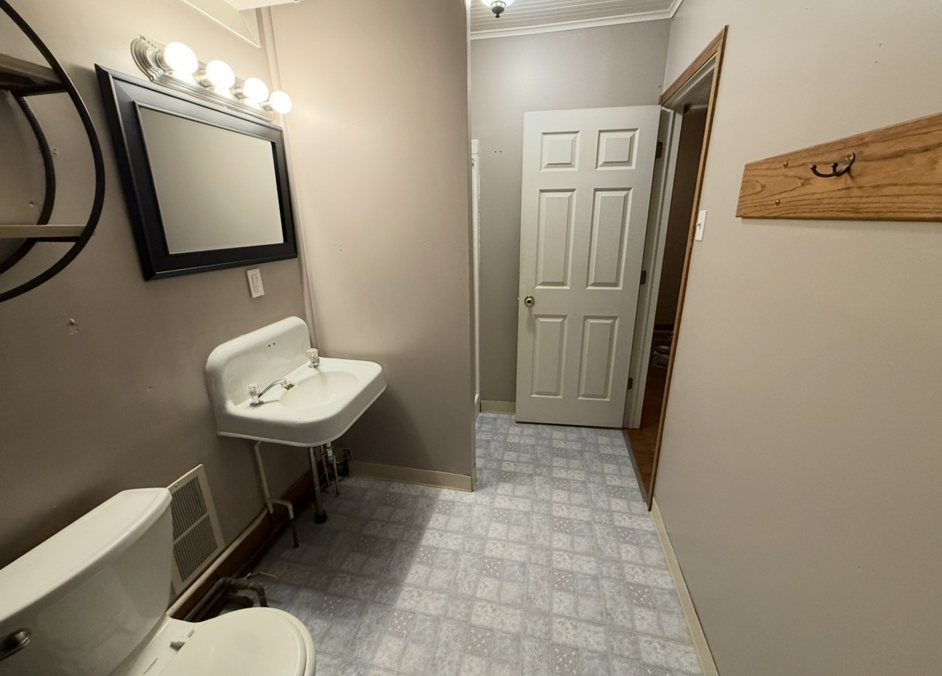 122 2nd Street SE Swisher IA 52338