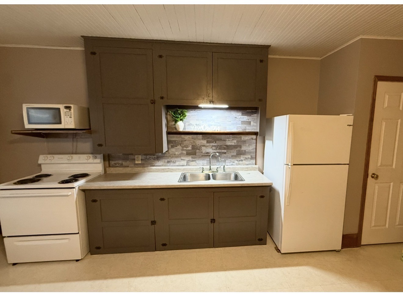 122 2nd Street SE Swisher IA 52338
