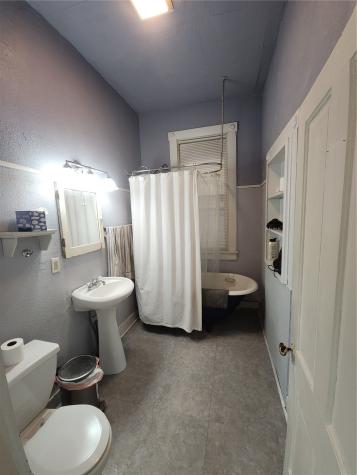 1128 Marengo Avenue Marengo IA 52301