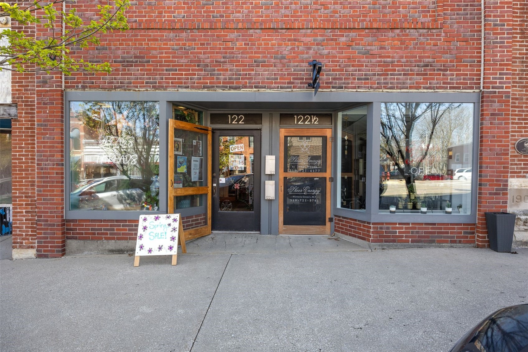 122 First Street SW Mt Vernon IA 52314