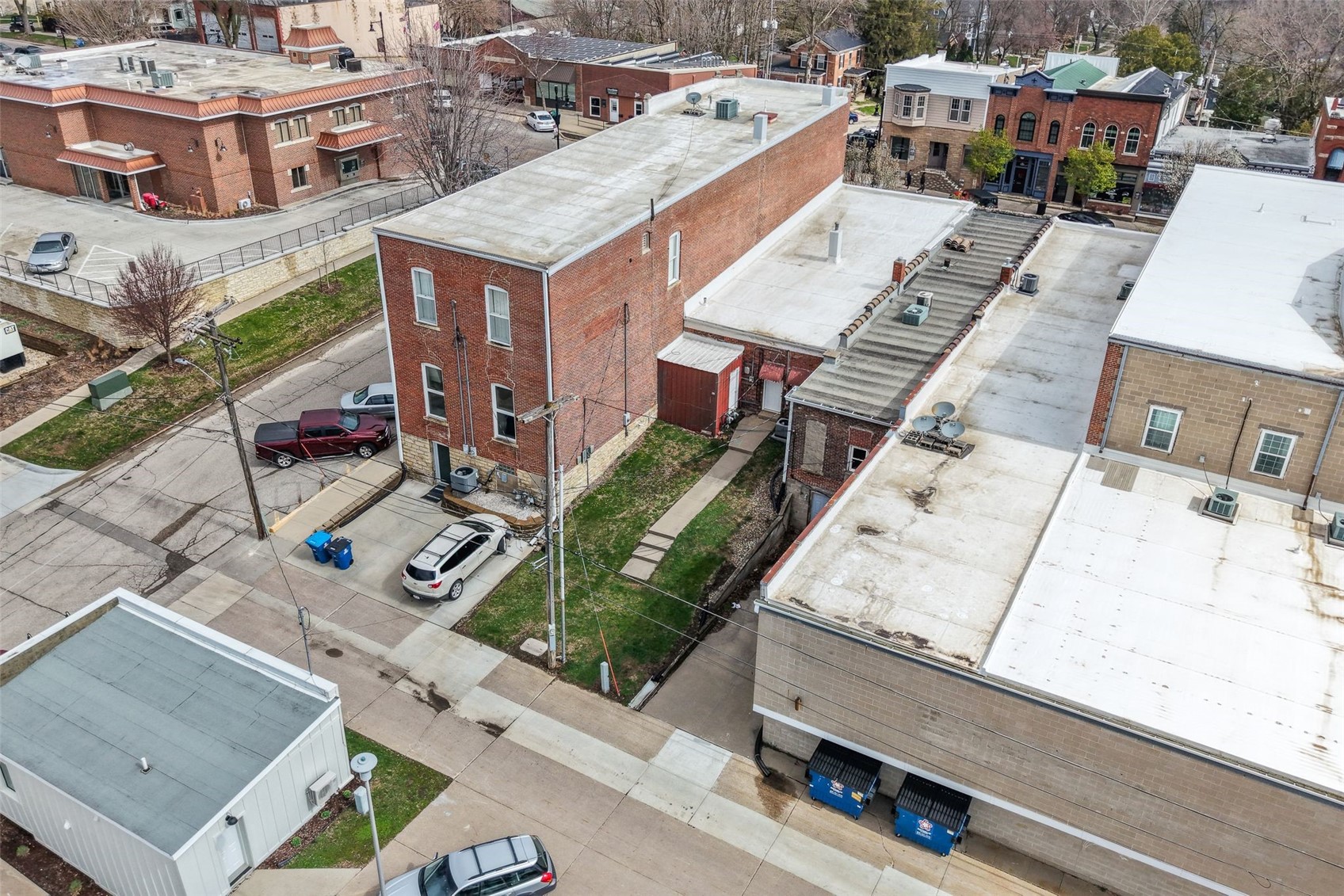 122 First Street SW Mt Vernon IA 52314